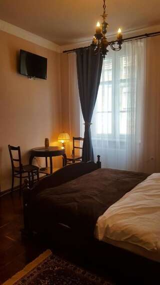 Гостевой дом Zira Residence Брашов Улучшенный номер с кроватью размера «queen-size»-5