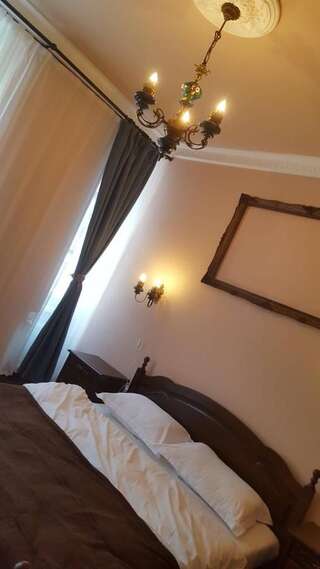 Гостевой дом Zira Residence Брашов Улучшенный номер с кроватью размера «queen-size»-7